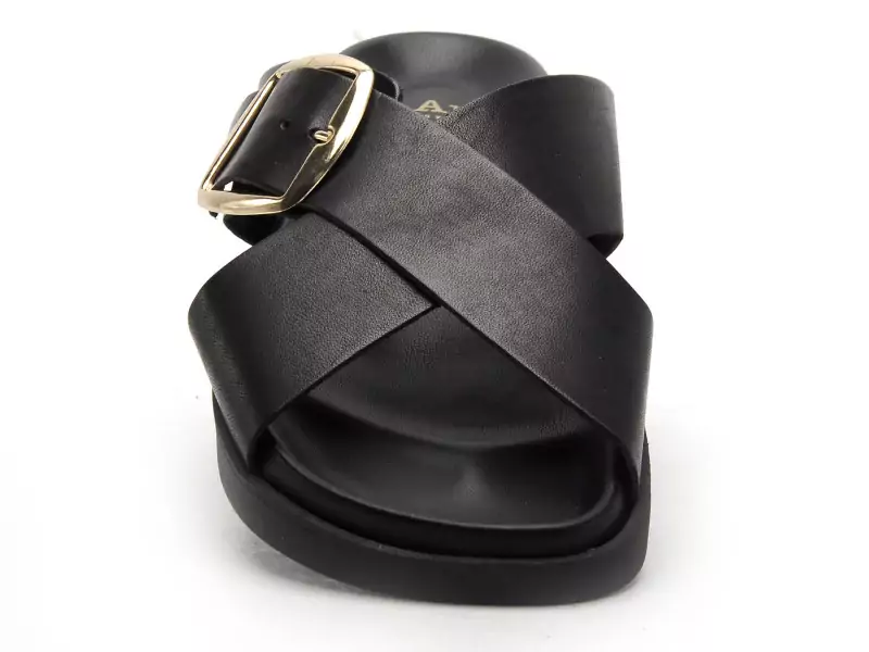 I am 6 028 282 Noir Sandales Plates Femme