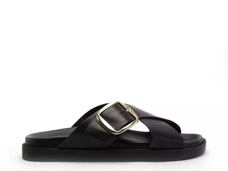 I am 6 028 282 Noir Sandales Plates Femme