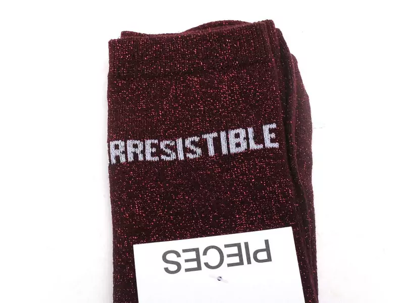 Pieces CHAUSSETTES PCSEBBY LONG GLITTER Bordeaux Accessoires Femme