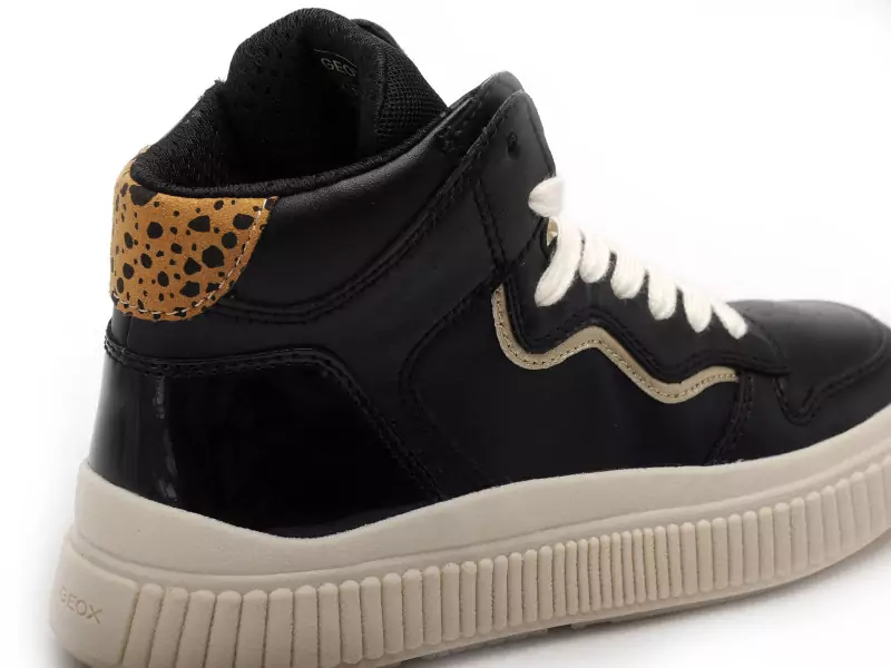 Geox Baskets J LAQUINNY GIRL J56M3B Noir Baskets Montantes Fille