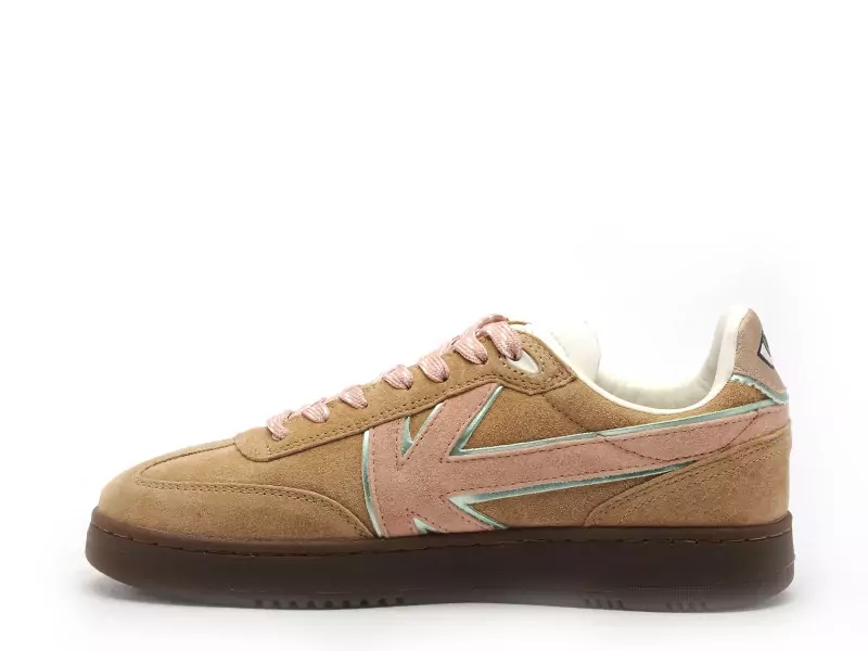  Baskets BOSTON V Beige Baskets Basses Femme