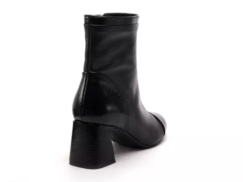 Regarde Le Ciel MYA 01 Noir Boots et Bottines à Talons Femme