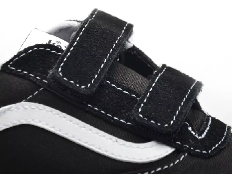 Vans BROOKLYN LSV Noir Baskets Basses Garçon