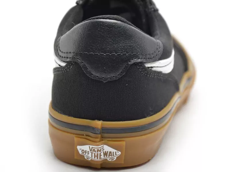 Vans BROOKLYN LS CANVAS Noir Baskets Basses Garçon