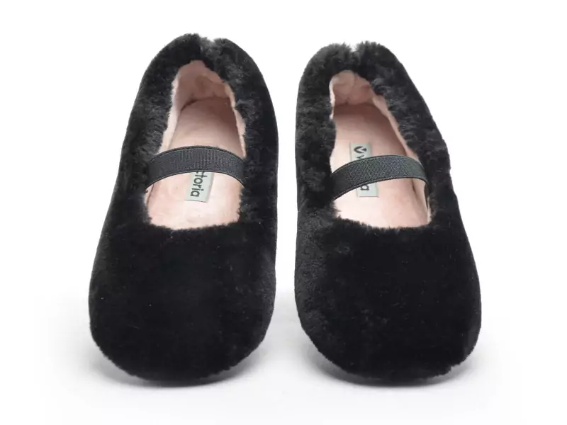Victoria 1048106 GIMNASIA CASA PELO SOFT Noir Chaussons Fille