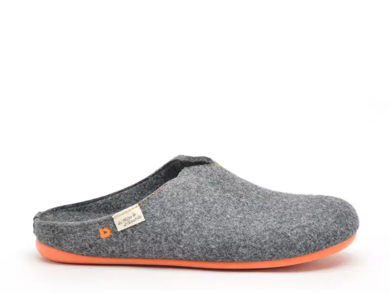 La Maison De L Espadrille Chaussons 6716 8 Noir Chaussons Homme
