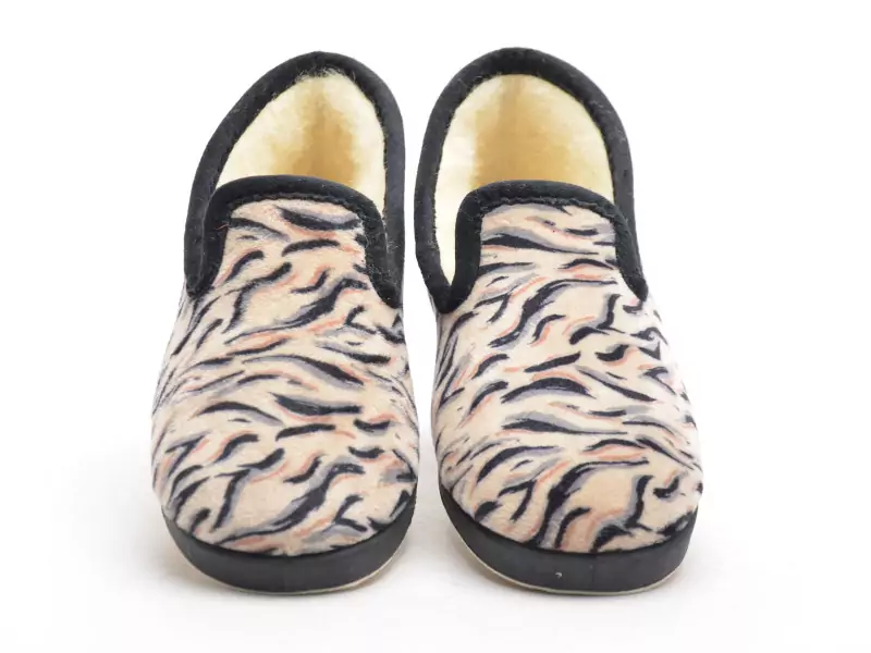 La Maison De L Espadrille Chaussons 6225 8 Noir Chaussons Femme