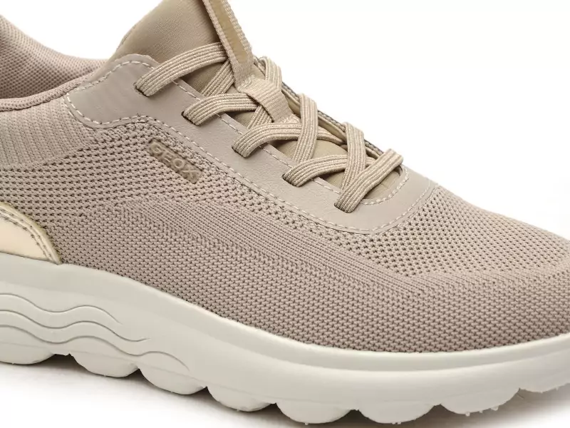 Geox D SPHERICA PLUS D557MA Beige Baskets Basses Femme