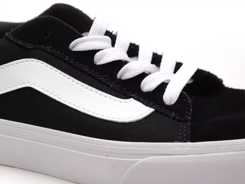 Vans VERO LS SUEDE CVS Noir Baskets Basses Femme
