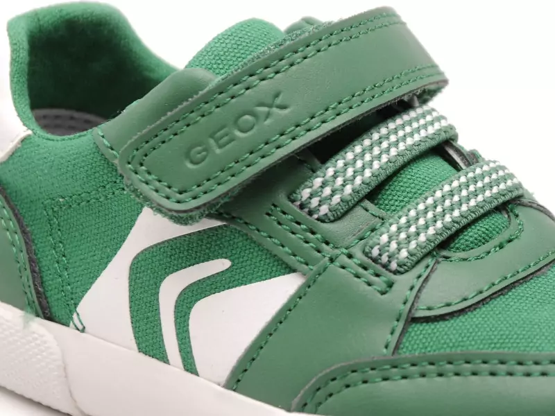 Geox B GISLI BOY Vert Baskets Basses Garçon