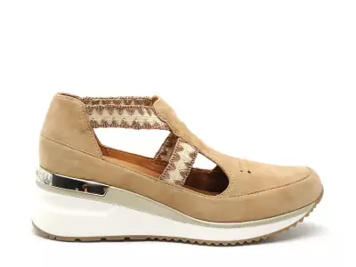 VISU Beige Baskets Basses Femme