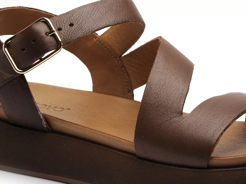 Inuovo A96001 Marron Sandales Plates Femme