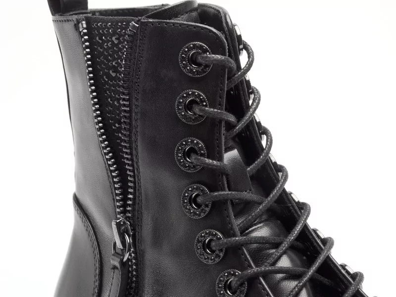 Regarde Le Ciel ROXANA 49 Noir Boots et Bottines Plates Femme